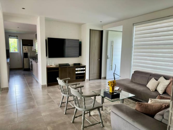 Casa de 4 alcobas en venta en Morelia, Pereira, 330 m² · foto 2 de 24