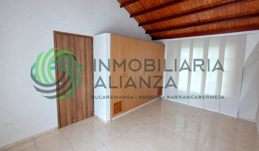 Casa de 3 alcobas en venta en Versalles, Floridablanca, 129 m² · foto 10 de 22