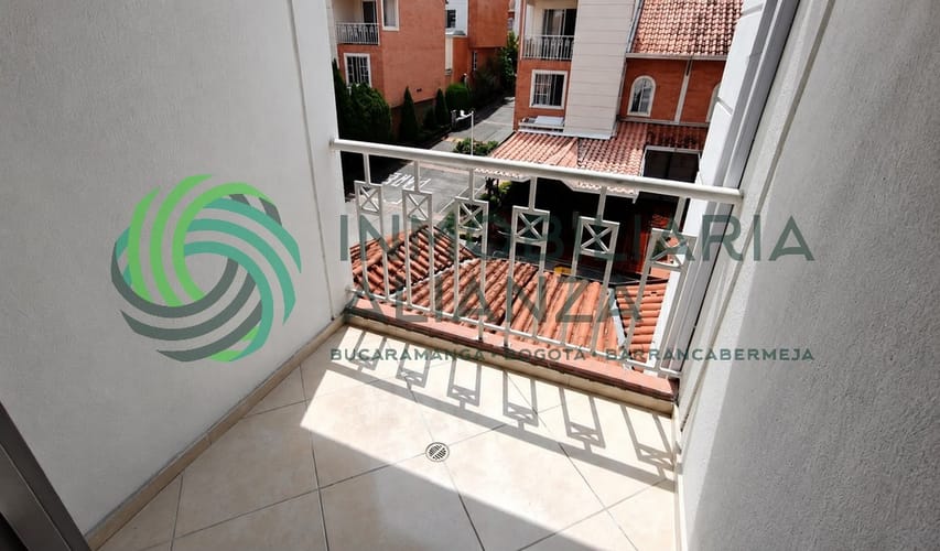 Casa de 3 alcobas en venta en Versalles, Floridablanca, 129 m² · foto 11 de 22