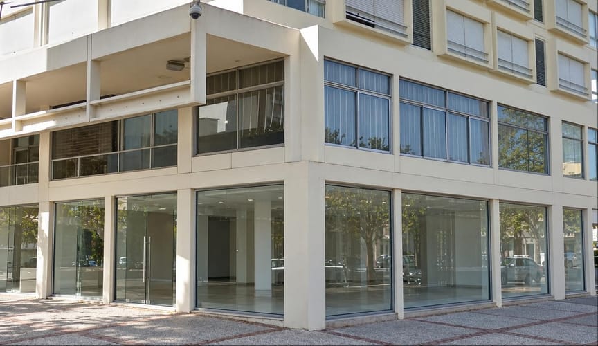 Local Comercial en Alquiler · Foto 1