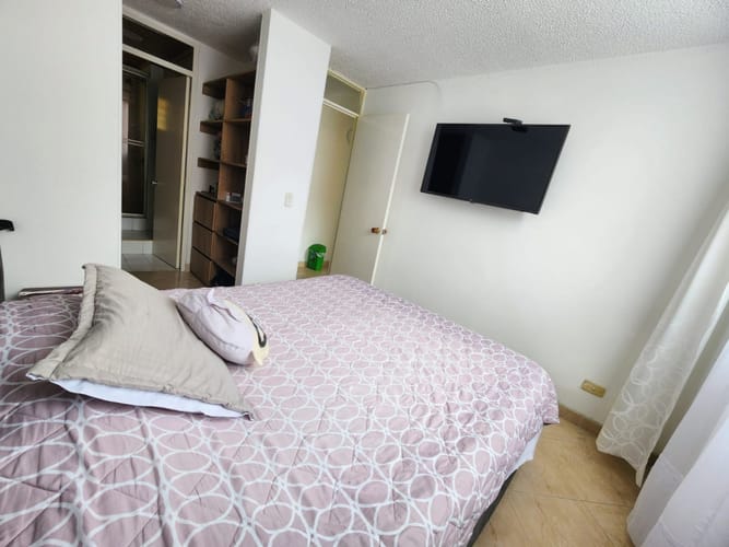 Apartamento en venta en Plaza Imperial Centro Comercial, Bogotá · foto 8 de 24