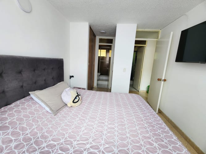 Apartamento en venta en Plaza Imperial Centro Comercial, Bogotá · foto 9 de 24