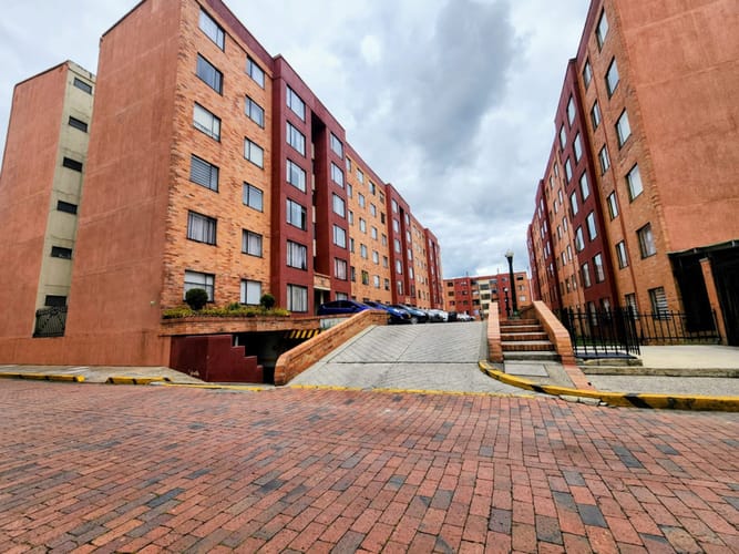 Apartamento en venta en Plaza Imperial Centro Comercial, Bogotá · foto 21 de 24