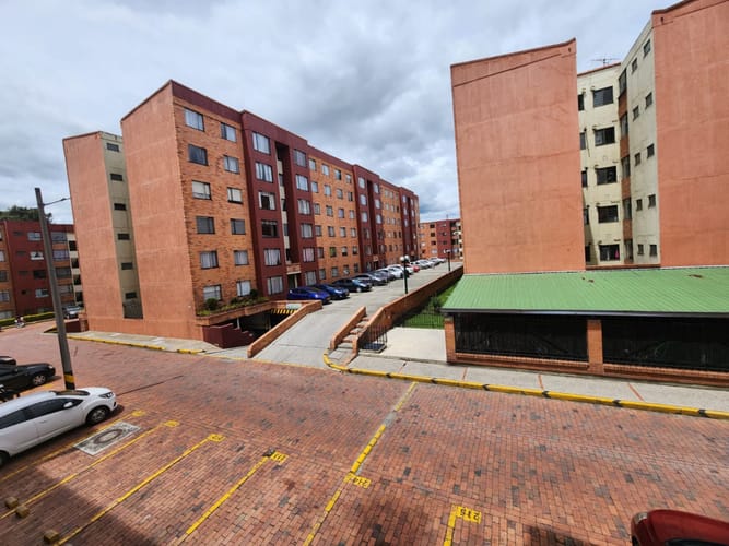Apartamento en venta en Plaza Imperial Centro Comercial, Bogotá · foto 23 de 24