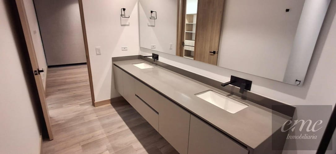 Casa de 3 alcobas en venta en El Porvenir, Rionegro, 328 m² · foto 12 de 24