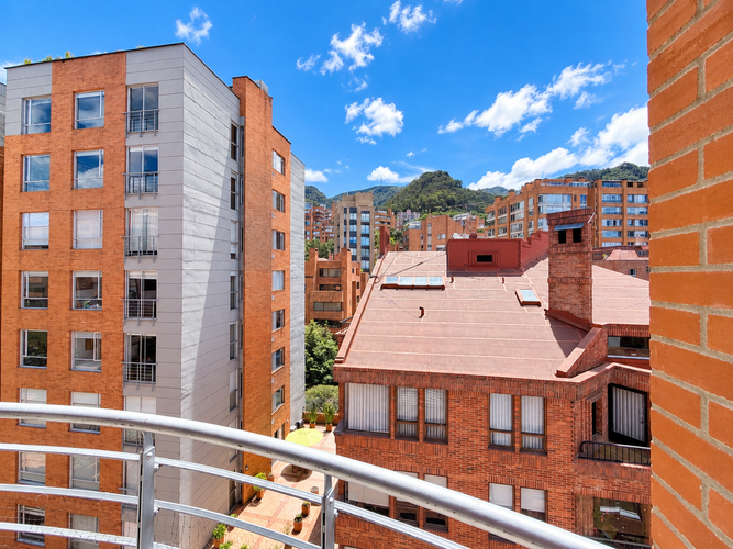Apartamento de 2 alcobas en arriendo en Los Rosales, Bogotá, 114 m² · foto 2 de 15