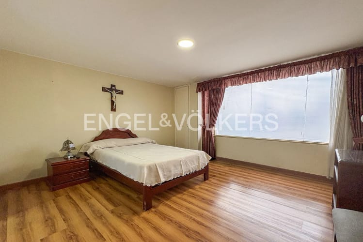 Apartamento de 3 alcobas en venta en Chico Norte, Bogotá, 144 m² · foto 6 de 12