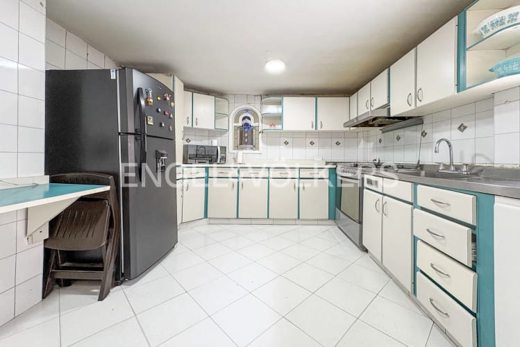 Apartamento de 3 alcobas en venta en Chico Norte, Bogotá, 144 m² · foto 4 de 12