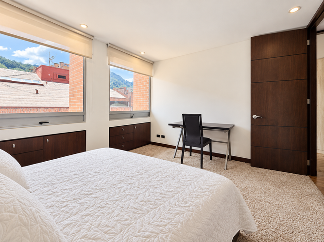 Apartamento de 2 alcobas en arriendo en Los Rosales, Bogotá, 114 m² · foto 14 de 15