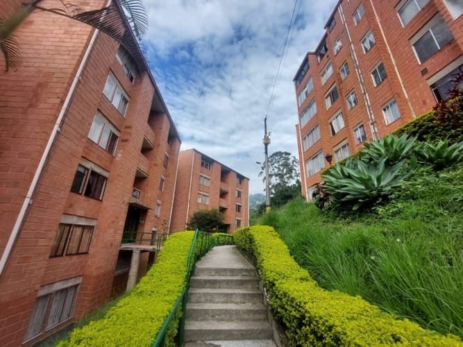Apartamento de 3 alcobas en arriendo en Belén, Medellín, 70 m² · foto 2 de 15