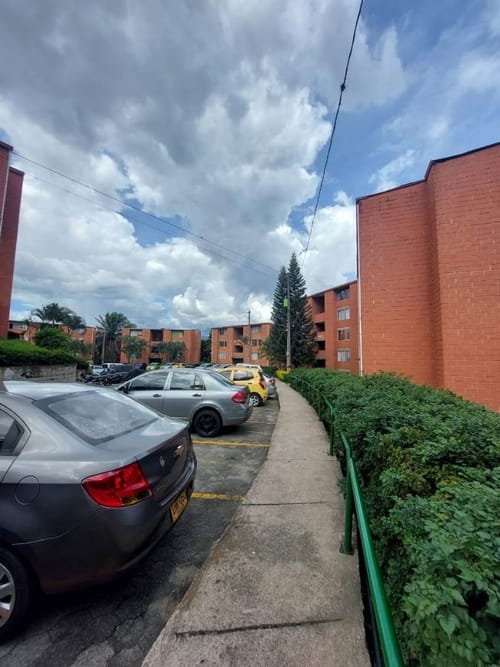 Apartamento de 3 alcobas en arriendo en Belén, Medellín, 70 m² · foto 3 de 15