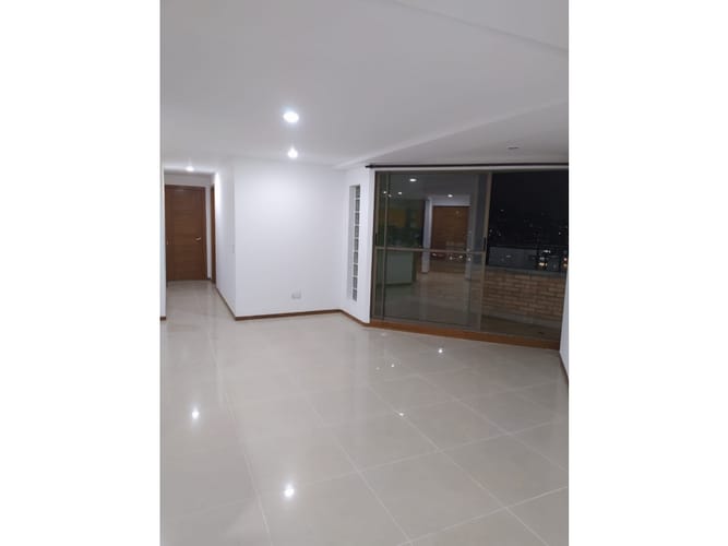 Apartamento de 3 alcobas en venta en Caminos De La Romeria, Sabaneta, 110 m² · foto 11 de 24