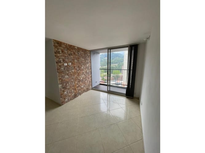 Apartamento de 3 alcobas en arriendo en La Candelaria, La Estrella, 57 m² · foto 2 de 13