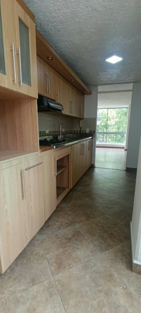 Apartamento de 3 alcobas en arriendo en Santa Teresita, Medellín, 90 m² · foto 4 de 24