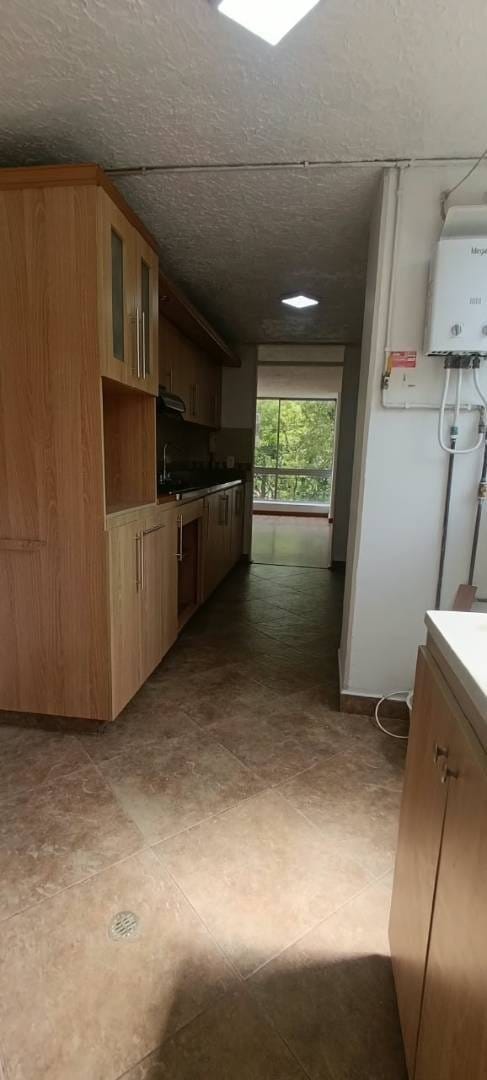 Apartamento de 3 alcobas en arriendo en Santa Teresita, Medellín, 90 m² · foto 5 de 24