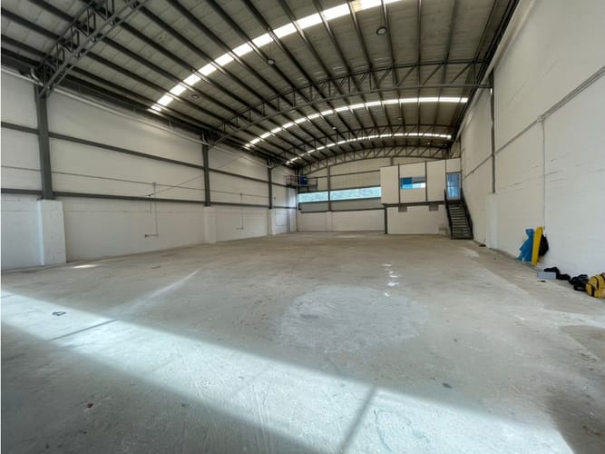 Bodega en arriendo en Caqueta, La Estrella, 720 m² · foto 3 de 6