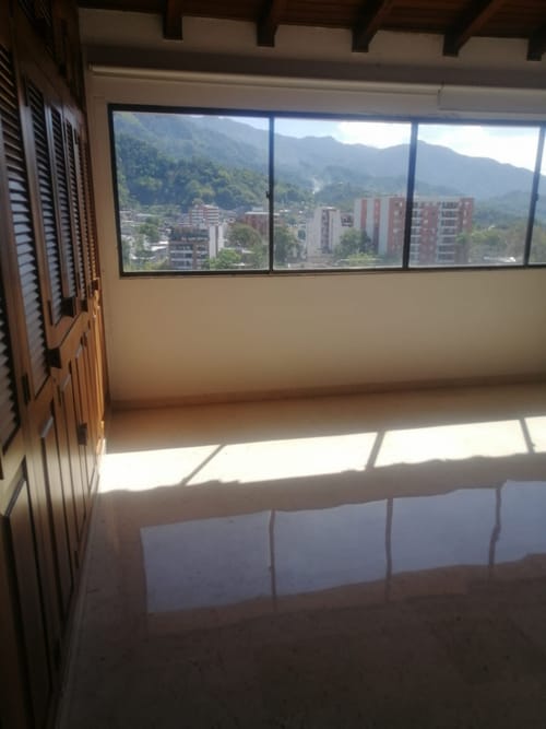 Apartamento de 3 alcobas en venta en La Pola, Ibagué, 178 m² · foto 6 de 21