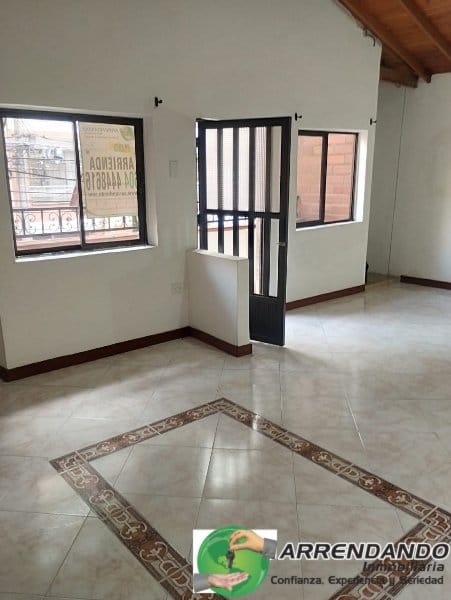 Casa de 4 alcobas en arriendo en Villa Paula, Itagüí, 80 m² · foto 2 de 16