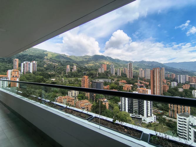 Apartamento de 1 alcoba en arriendo en El Poblado, Medellín, 73 m² · foto 2 de 13