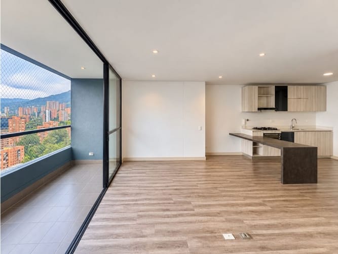 Apartamento de 1 alcoba en venta en El Tesoro, Medellín, 56 m² · foto 4 de 11