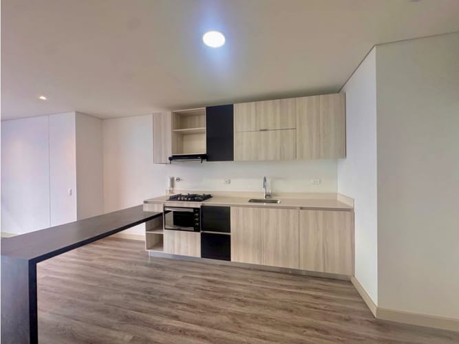 Apartamento de 1 alcoba en venta en El Tesoro, Medellín, 56 m² · foto 9 de 11