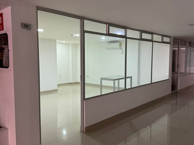 Oficina en arriendo en Mayorca, Sabaneta, 32 m² · foto 2 de 10