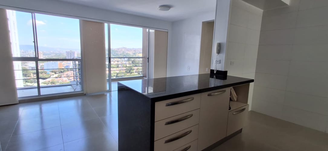 Apartamento de 3 alcobas en venta en Casco Antiguo - Floridablanca, Floridablanca, 85 m² · foto 2 de 24