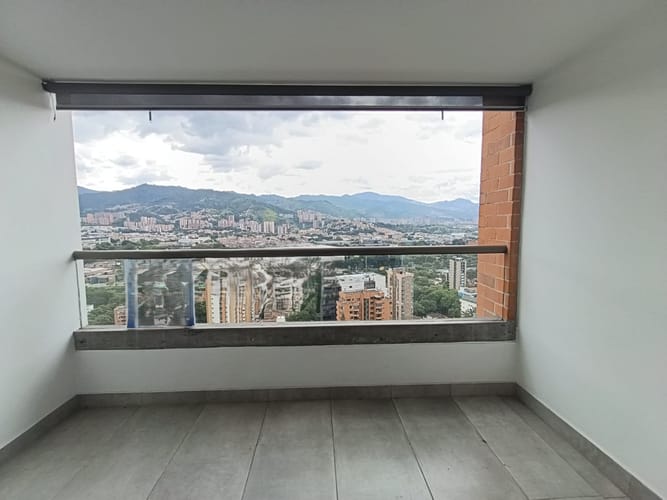 Apartamento de 3 alcobas en arriendo en El Poblado, Medellín, 124 m² · foto 4 de 18