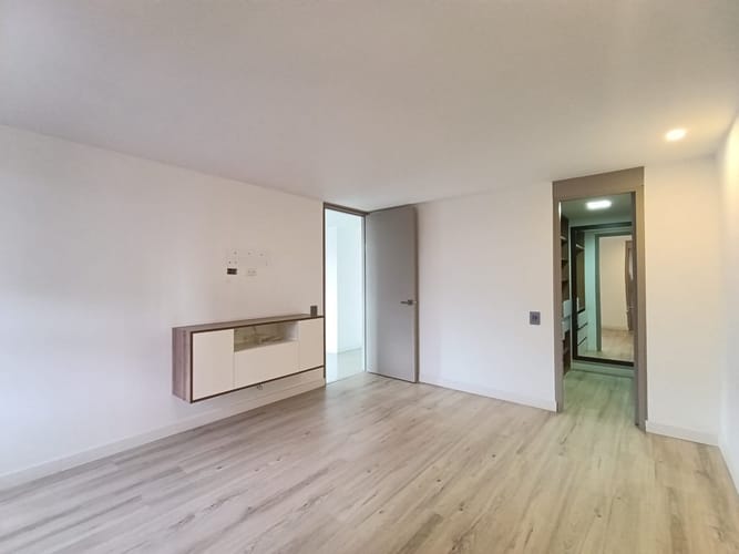 Apartamento de 3 alcobas en arriendo en El Poblado, Medellín, 124 m² · foto 9 de 18