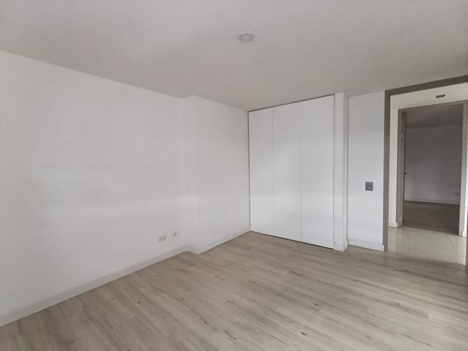 Apartamento de 3 alcobas en arriendo en El Poblado, Medellín, 124 m² · foto 14 de 18