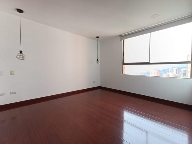 Apartamento de 3 alcobas en arriendo en El Poblado, Medellín, 120 m² · foto 5 de 18