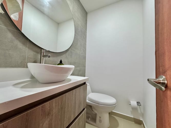 Apartamento de 3 alcobas en arriendo en El Poblado, Medellín, 120 m² · foto 8 de 18