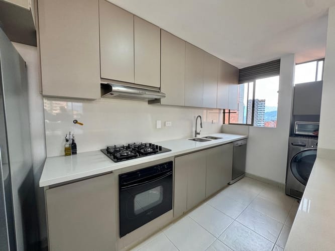 Apartamento de 3 alcobas en arriendo en El Poblado, Medellín, 120 m² · foto 16 de 18