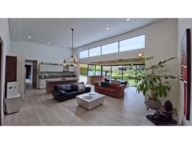 Casa de 3 alcobas en venta en El Congal, Armenia, 317 m² · foto 4 de 24