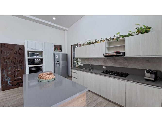 Casa de 3 alcobas en venta en El Congal, Armenia, 317 m² · foto 10 de 24