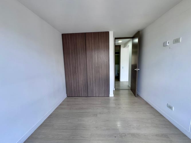Apartamento de 2 alcobas en arriendo en Loma Del Escobero, Envigado, 74 m² · foto 7 de 14