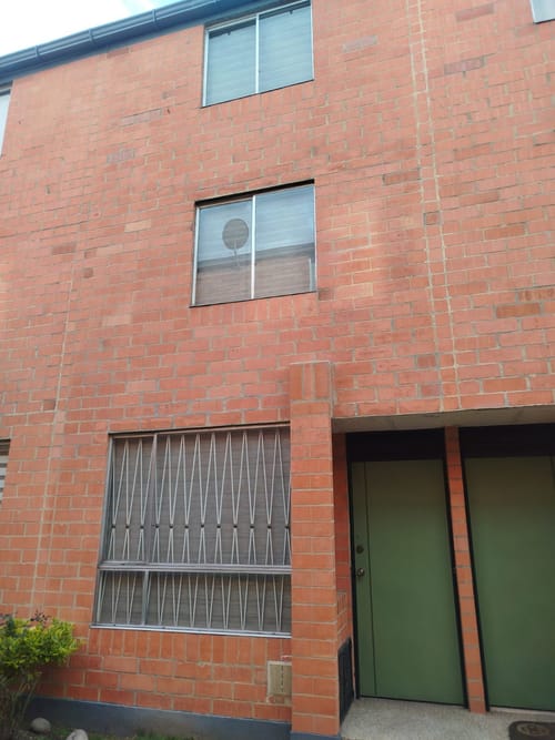 Casa de 4 alcobas en venta en Alamos, Bogotá, 72 m² · foto 2 de 24