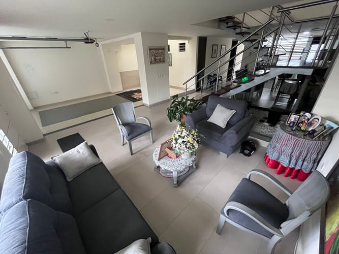 Casa de 4 alcobas en venta en La Victoria, Bucaramanga, 330 m² · foto 3 de 24
