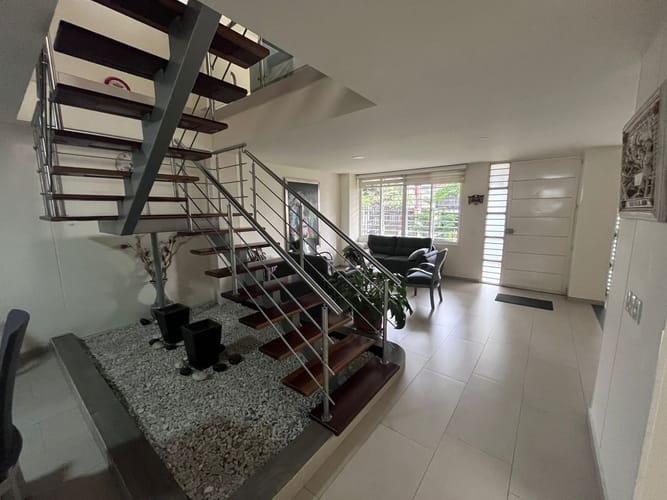 Casa de 4 alcobas en venta en La Victoria, Bucaramanga, 330 m² · foto 5 de 24