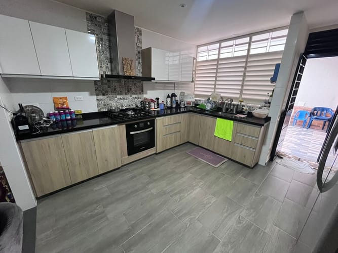 Casa de 4 alcobas en venta en La Victoria, Bucaramanga, 330 m² · foto 7 de 24