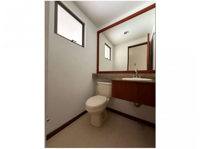 Casa de 3 alcobas en venta en El Poblado, Medellín, 289 m² · foto 11 de 23