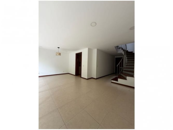 Casa de 3 alcobas en venta en El Poblado, Medellín, 289 m² · foto 12 de 23