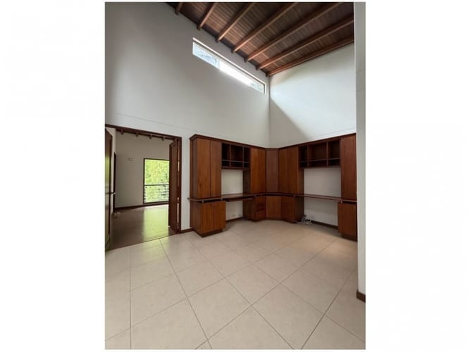 Casa de 3 alcobas en venta en El Poblado, Medellín, 289 m² · foto 16 de 23