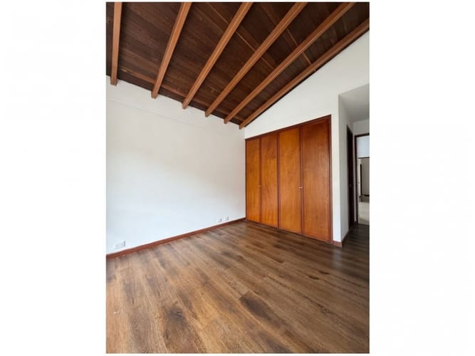 Casa de 3 alcobas en venta en El Poblado, Medellín, 289 m² · foto 22 de 23