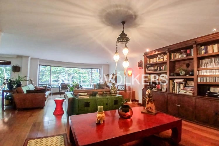 Casa de 4 alcobas en venta en San Lucas, Medellín, 438 m² · foto 2 de 16