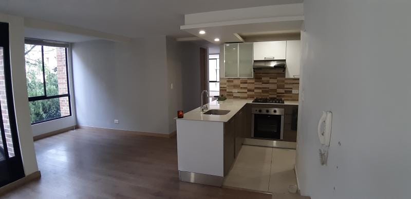 Apartamento de 3 alcobas en arriendo en Cedritos, Bogotá, 93 m² · foto 16 de 24
