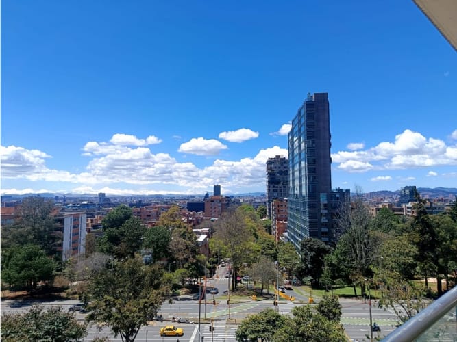 Apartamento de 3 alcobas en venta en El Refugio, Bogotá, 191 m² · foto 3 de 15