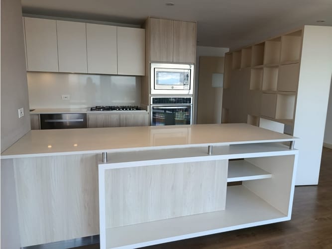 Apartamento de 3 alcobas en venta en El Refugio, Bogotá, 191 m² · foto 5 de 15