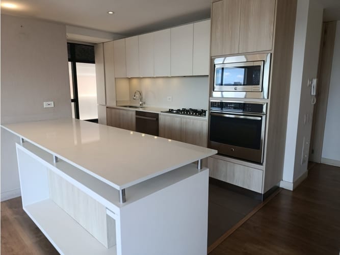 Apartamento de 3 alcobas en venta en El Refugio, Bogotá, 191 m² · foto 6 de 15