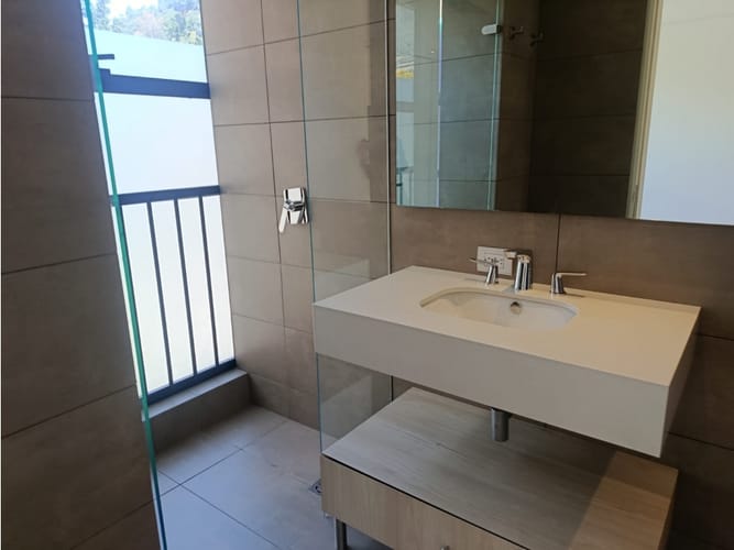 Apartamento de 3 alcobas en venta en El Refugio, Bogotá, 191 m² · foto 10 de 15